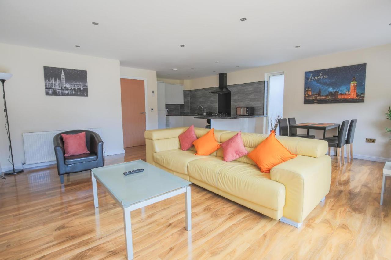 Stylish Modern Newly Built Apartment 15 Min From City Centre EDI Exterior photo
