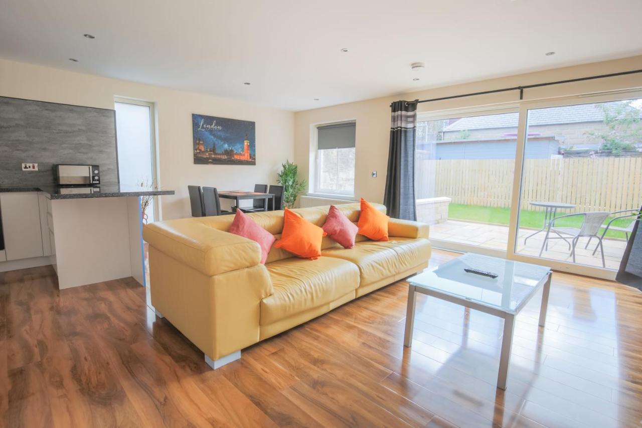 Stylish Modern Newly Built Apartment 15 Min From City Centre EDI Exterior photo