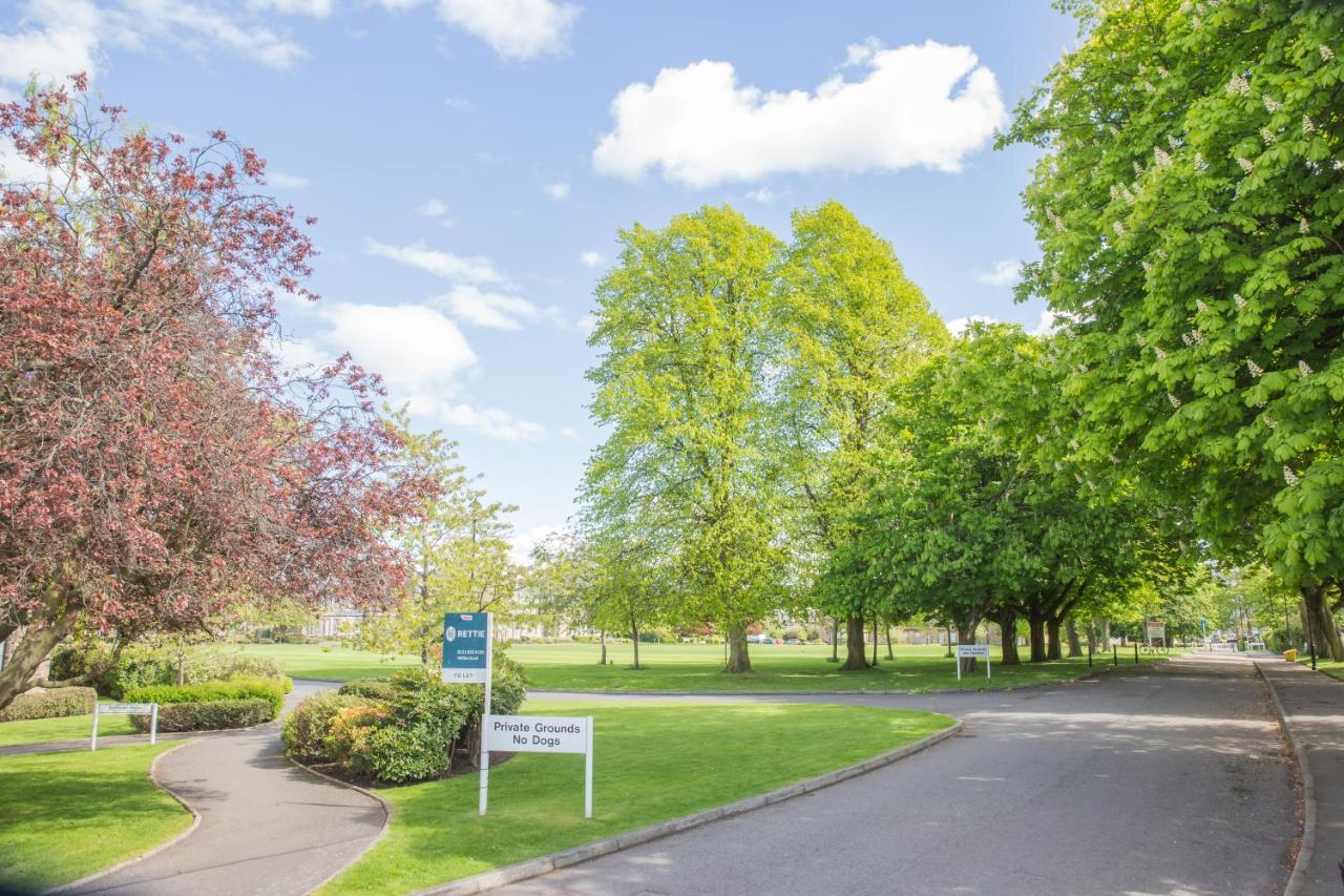 Stylish Modern Newly Built Apartment 15 Min From City Centre EDI Exterior photo