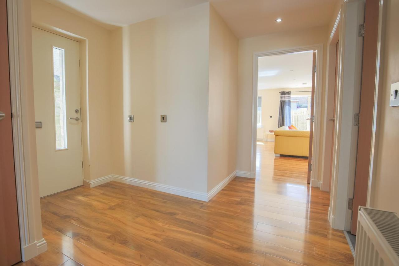 Stylish Modern Newly Built Apartment 15 Min From City Centre EDI Exterior photo