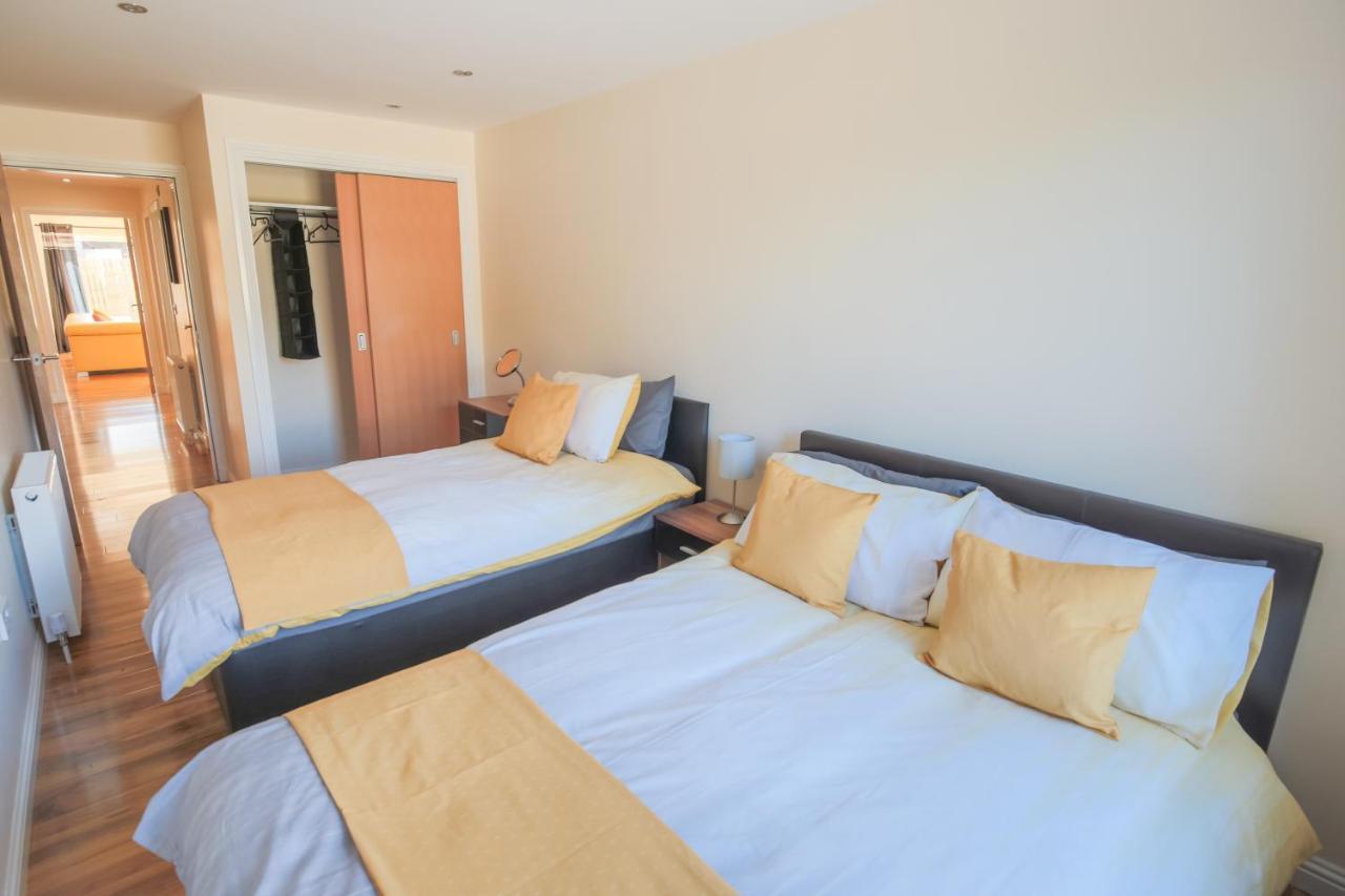 Stylish Modern Newly Built Apartment 15 Min From City Centre EDI Exterior photo