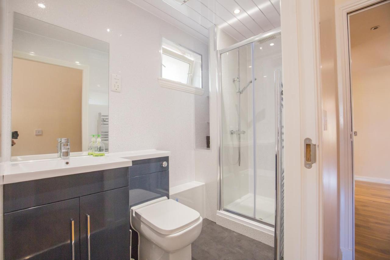 Stylish Modern Newly Built Apartment 15 Min From City Centre EDI Exterior photo